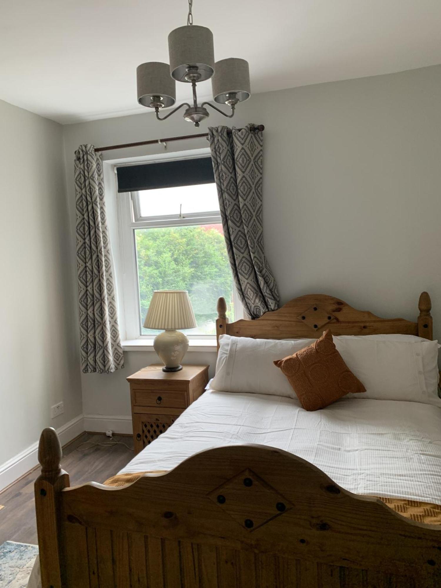 Adanhouse-Stockland Spacious 5 Bedroom House Sleeps 12 Private Garden 卡迪夫 外观 照片