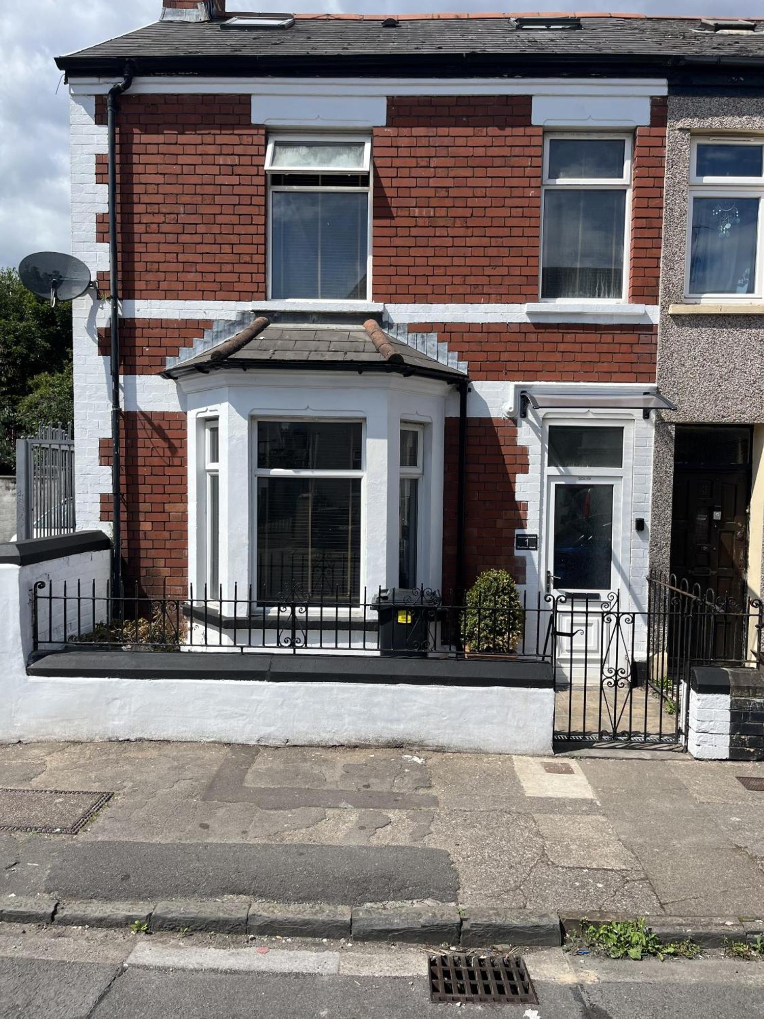Adanhouse-Stockland Spacious 5 Bedroom House Sleeps 12 Private Garden 卡迪夫 外观 照片