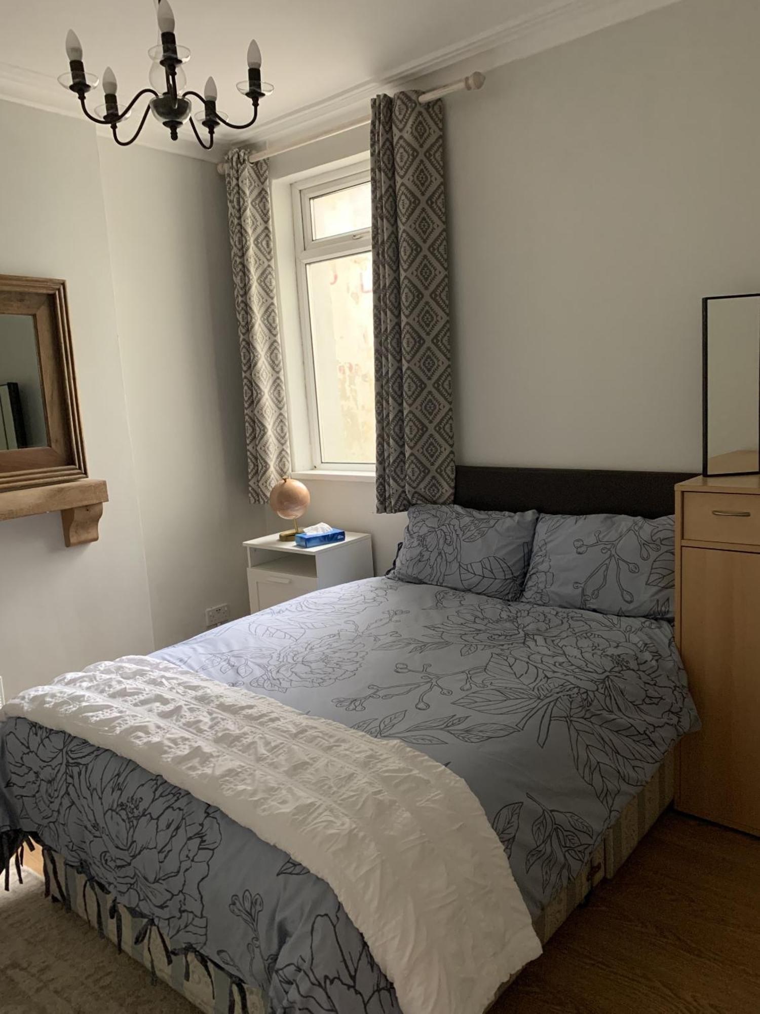 Adanhouse-Stockland Spacious 5 Bedroom House Sleeps 12 Private Garden 卡迪夫 外观 照片