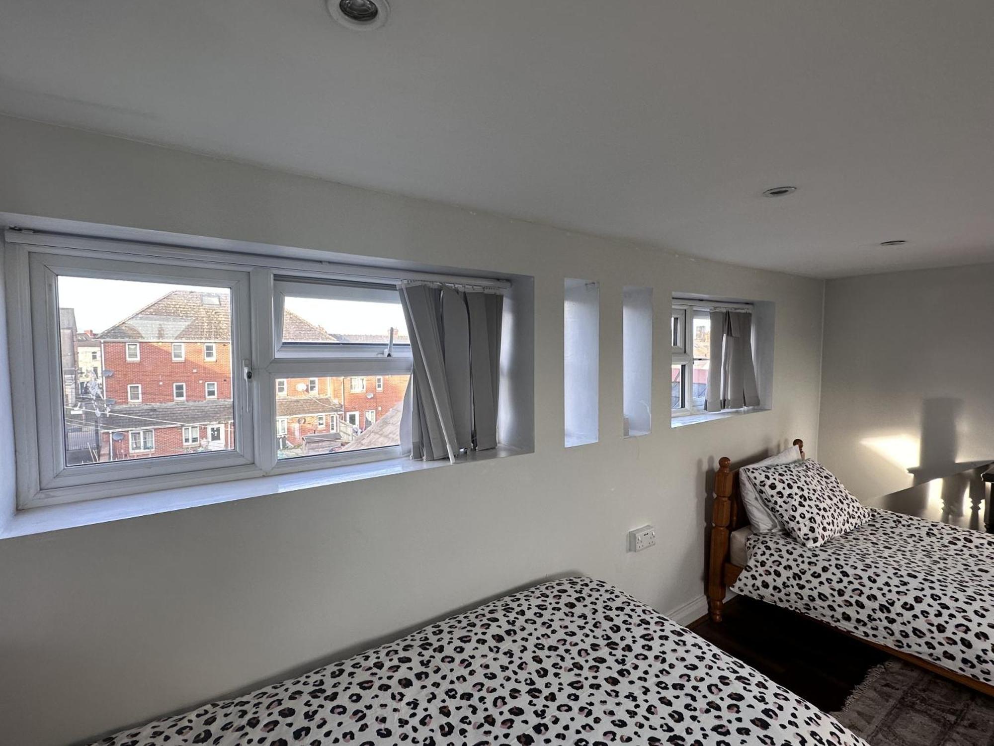 Adanhouse-Stockland Spacious 5 Bedroom House Sleeps 12 Private Garden 卡迪夫 外观 照片